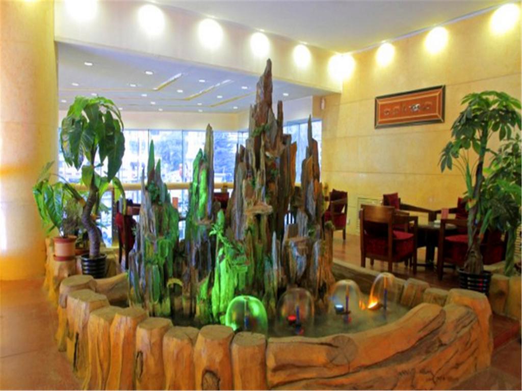 Lanzhou Hualian Hotel Экстерьер фото